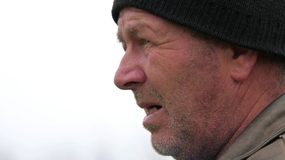 Aurică a lu' Purcaru din Adânca a jucat contra lui Dobrin! » Vedeta „Raj Kapur” a explicat cum se „antrenează”: „La cât am băut aseară, mă mir că mai sunt viu”