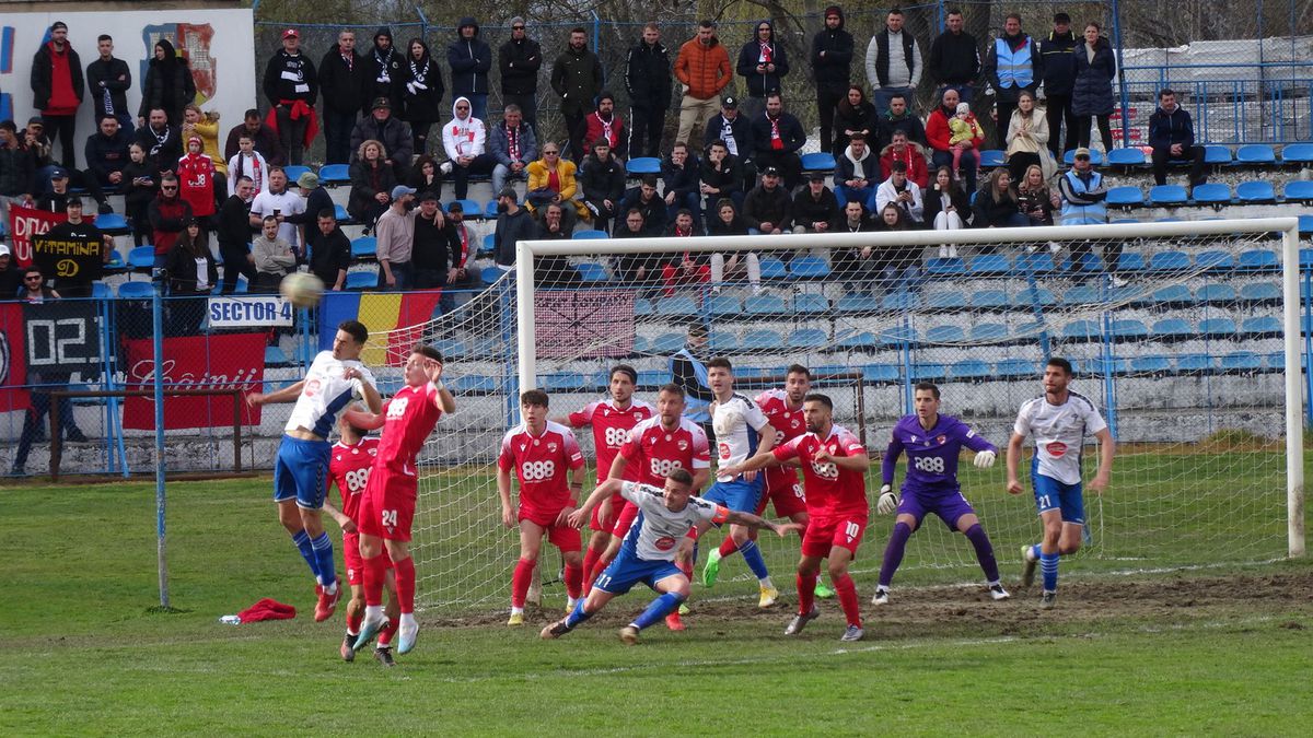Unirea Dej - Dinamo 0-3 » „Câinii” câștigă la scor de neprezentare și fac un pas uriaș spre „baraj!” Miza următorului meci e IMENSĂ!
