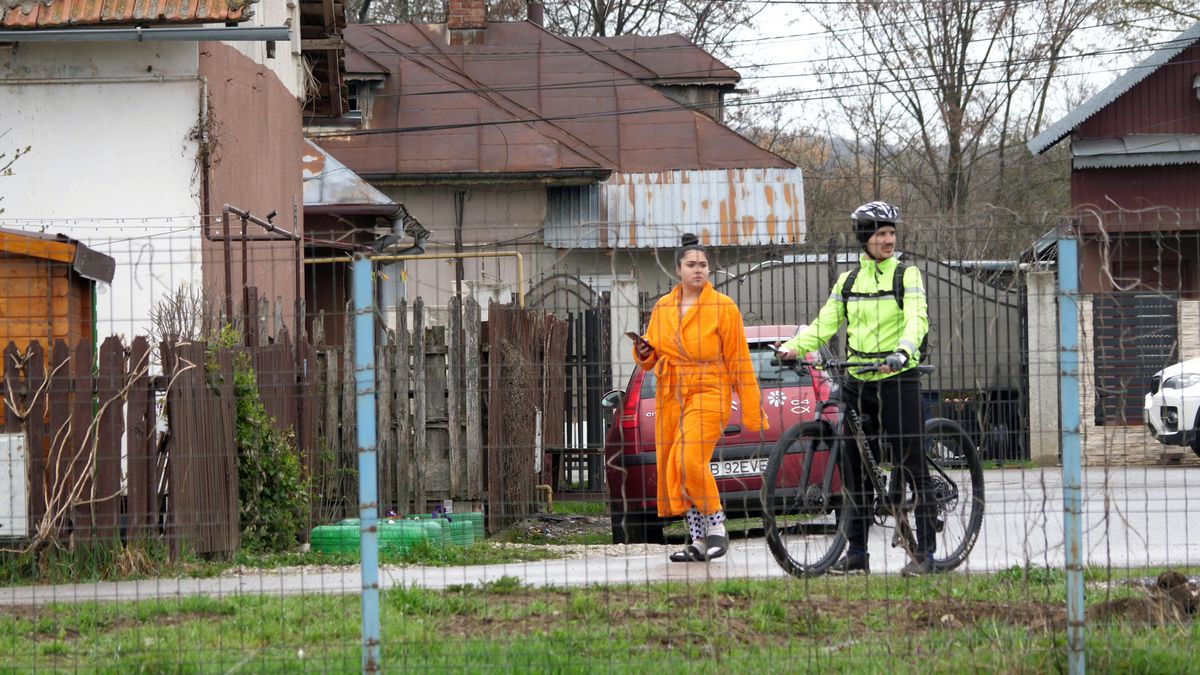 Aurică a lu' Purcaru din Adânca a jucat contra lui Dobrin! » Vedeta „Raj Kapur” a explicat cum se „antrenează”: „La cât am băut aseară, mă mir că mai sunt viu”