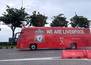 Autocarul lui Liverpool, atacat de fanii lui Manchester City la finalul partidei » O cărămidă a fost aruncată în direcția lui Jurgen Klopp