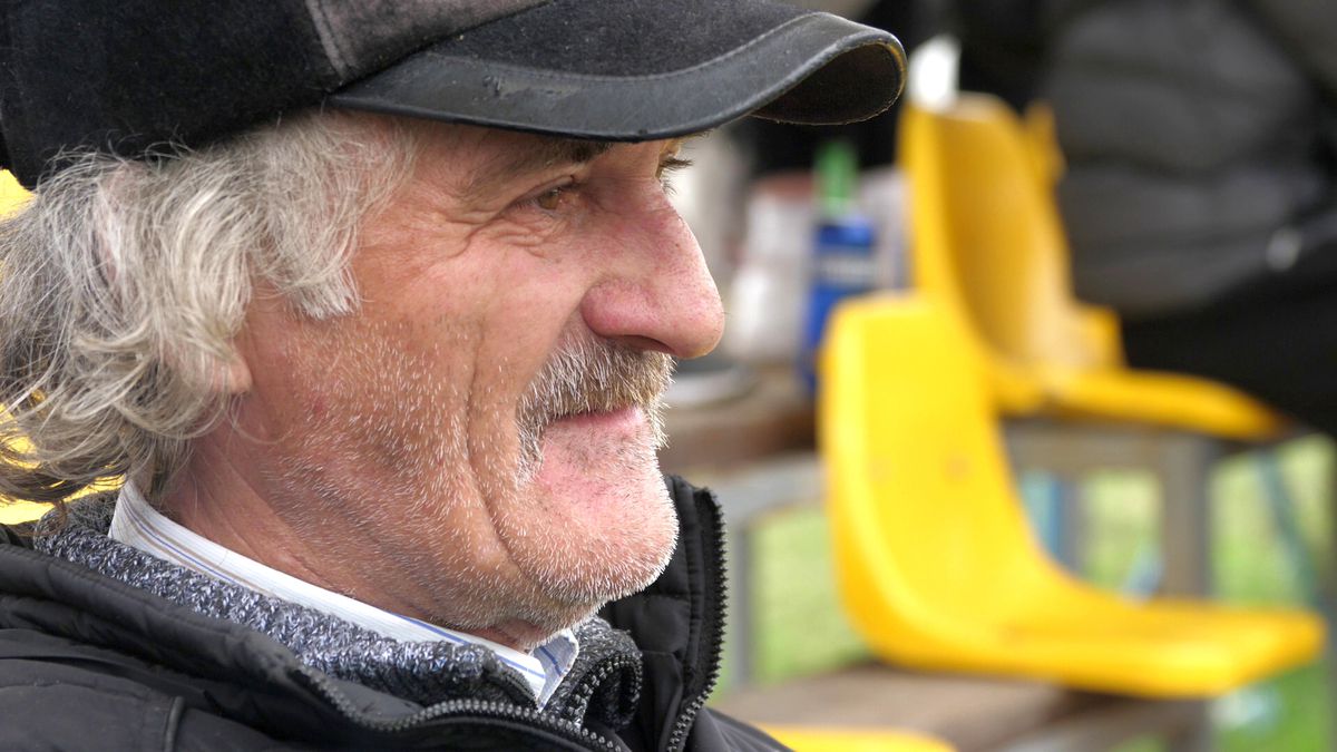 Aurică a lu' Purcaru din Adânca a jucat contra lui Dobrin! » Vedeta „Raj Kapur” a explicat cum se „antrenează”: „La cât am băut aseară, mă mir că mai sunt viu”