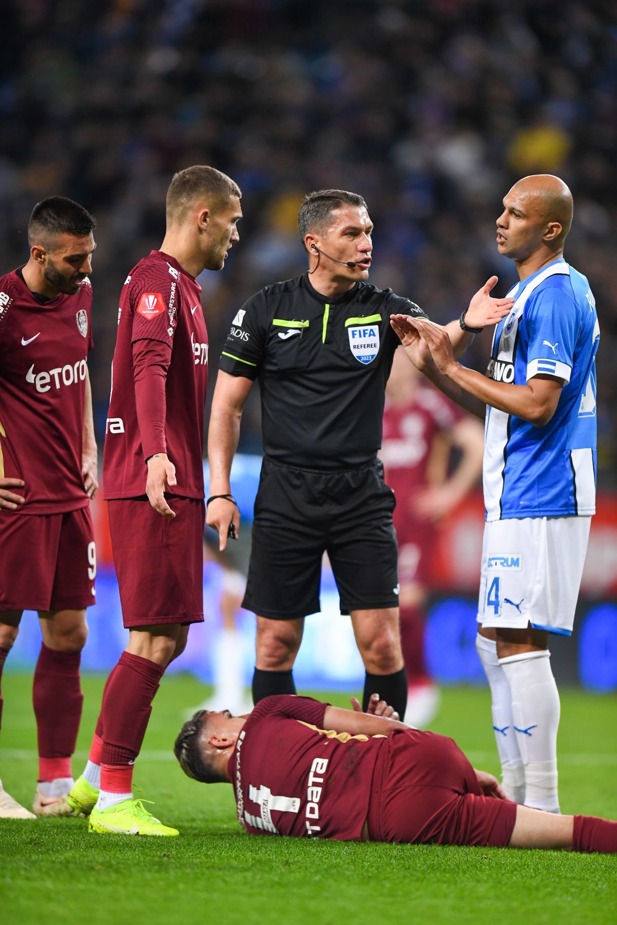 Dan Petrescu, furibund după remiza din Bănie: „Uitați ce e la Craiova! La noi n-au nici CV, n-au nimic! O să avem o ședință săptămâna asta” + faza de arbitraj amintită: „Tragem contra CFR-ului!”