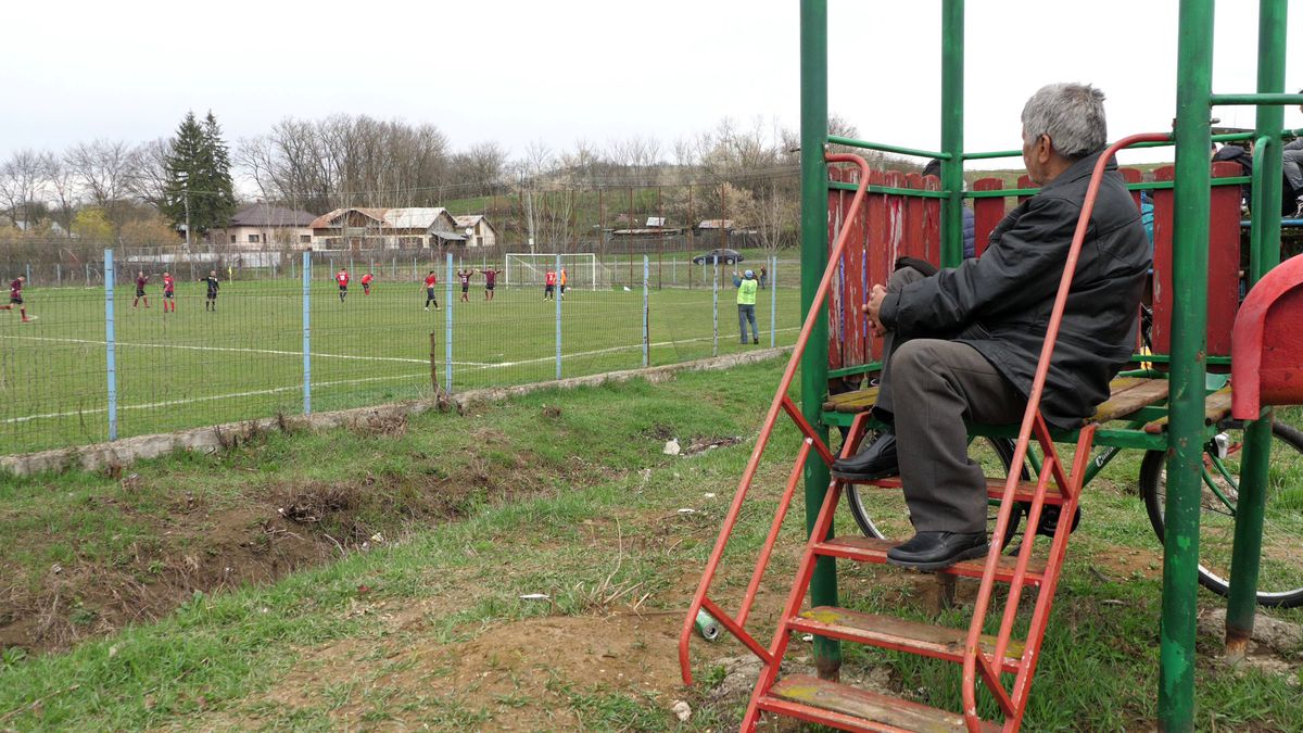 Aurică a lu' Purcaru din Adânca a jucat contra lui Dobrin! » Vedeta „Raj Kapur” a explicat cum se „antrenează”: „La cât am băut aseară, mă mir că mai sunt viu”