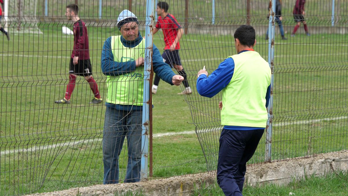 Aurică a lu' Purcaru din Adânca a jucat contra lui Dobrin! » Vedeta „Raj Kapur” a explicat cum se „antrenează”: „La cât am băut aseară, mă mir că mai sunt viu”