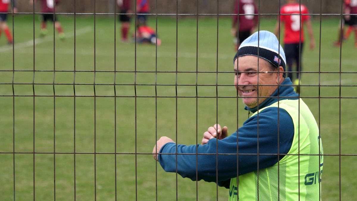 Aurică a lu' Purcaru din Adânca a jucat contra lui Dobrin! » Vedeta „Raj Kapur” a explicat cum se „antrenează”: „La cât am băut aseară, mă mir că mai sunt viu”