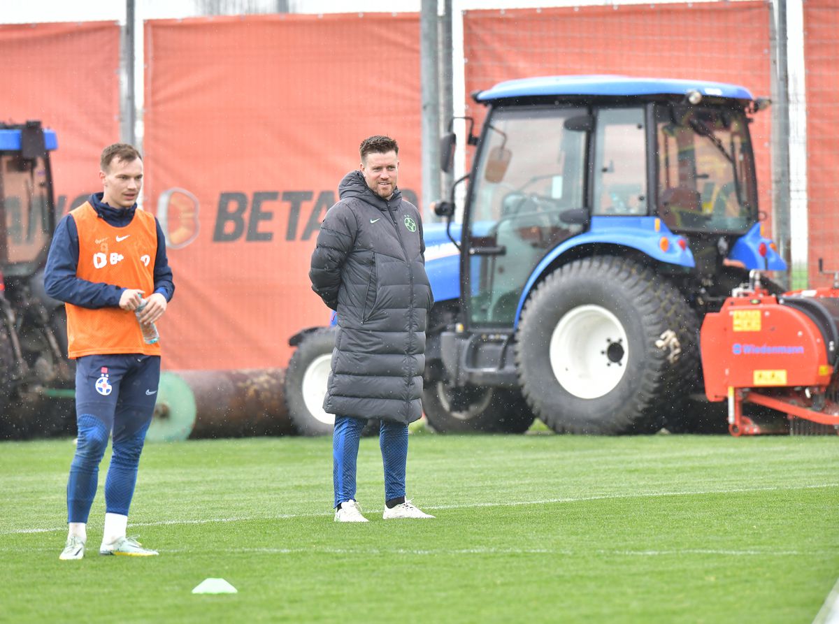 Ilie Dumitrescu și Marius Lăcătuș au comentat numirea lui Charalambous la FCSB: „L-am văzut decis” vs „Eu aștept să văd reacția din partea cealaltă”