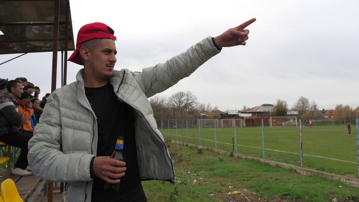 Aurică a lu' Purcaru din Adânca a jucat contra lui Dobrin! » Vedeta „Raj Kapur” a explicat cum se „antrenează”: „La cât am băut aseară, mă mir că mai sunt viu”