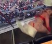 A adus stripteuza în tribune la meciul favoriților » Imagini incredibile cu dansul lasciv și cu „ploaia de bani”