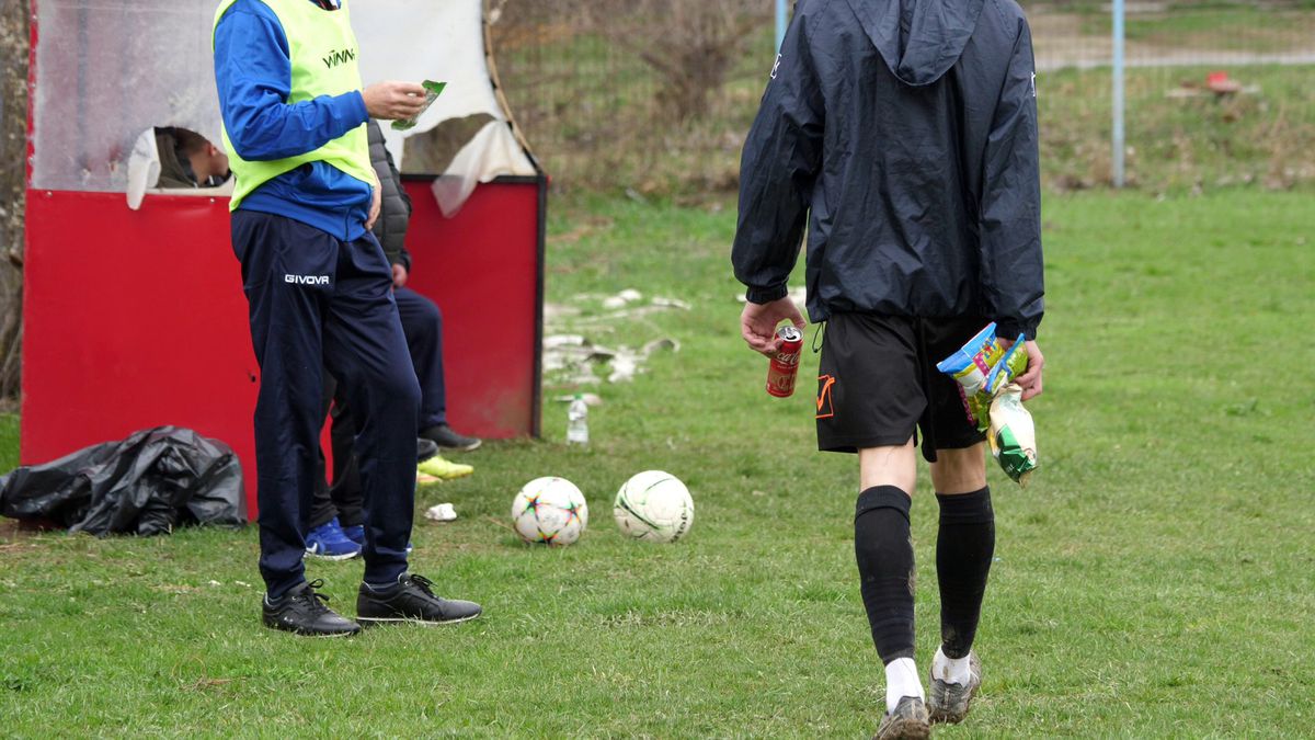 Aurică a lu' Purcaru din Adânca a jucat contra lui Dobrin! » Vedeta „Raj Kapur” a explicat cum se „antrenează”: „La cât am băut aseară, mă mir că mai sunt viu”