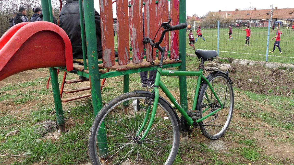 Aurică a lu' Purcaru din Adânca a jucat contra lui Dobrin! » Vedeta „Raj Kapur” a explicat cum se „antrenează”: „La cât am băut aseară, mă mir că mai sunt viu”