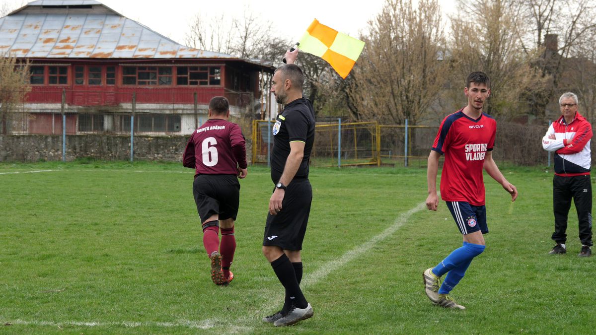 Aurică a lu' Purcaru din Adânca a jucat contra lui Dobrin! » Vedeta „Raj Kapur” a explicat cum se „antrenează”: „La cât am băut aseară, mă mir că mai sunt viu”