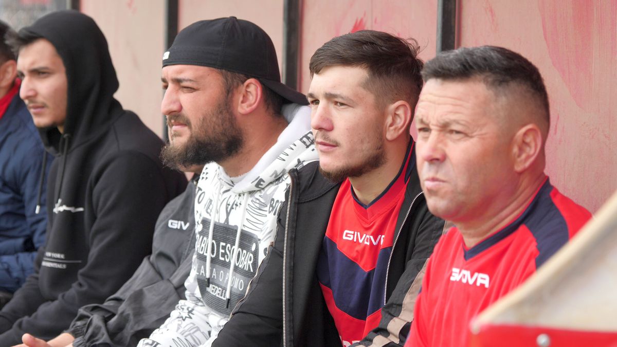 Aurică a lu' Purcaru din Adânca a jucat contra lui Dobrin! » Vedeta „Raj Kapur” a explicat cum se „antrenează”: „La cât am băut aseară, mă mir că mai sunt viu”