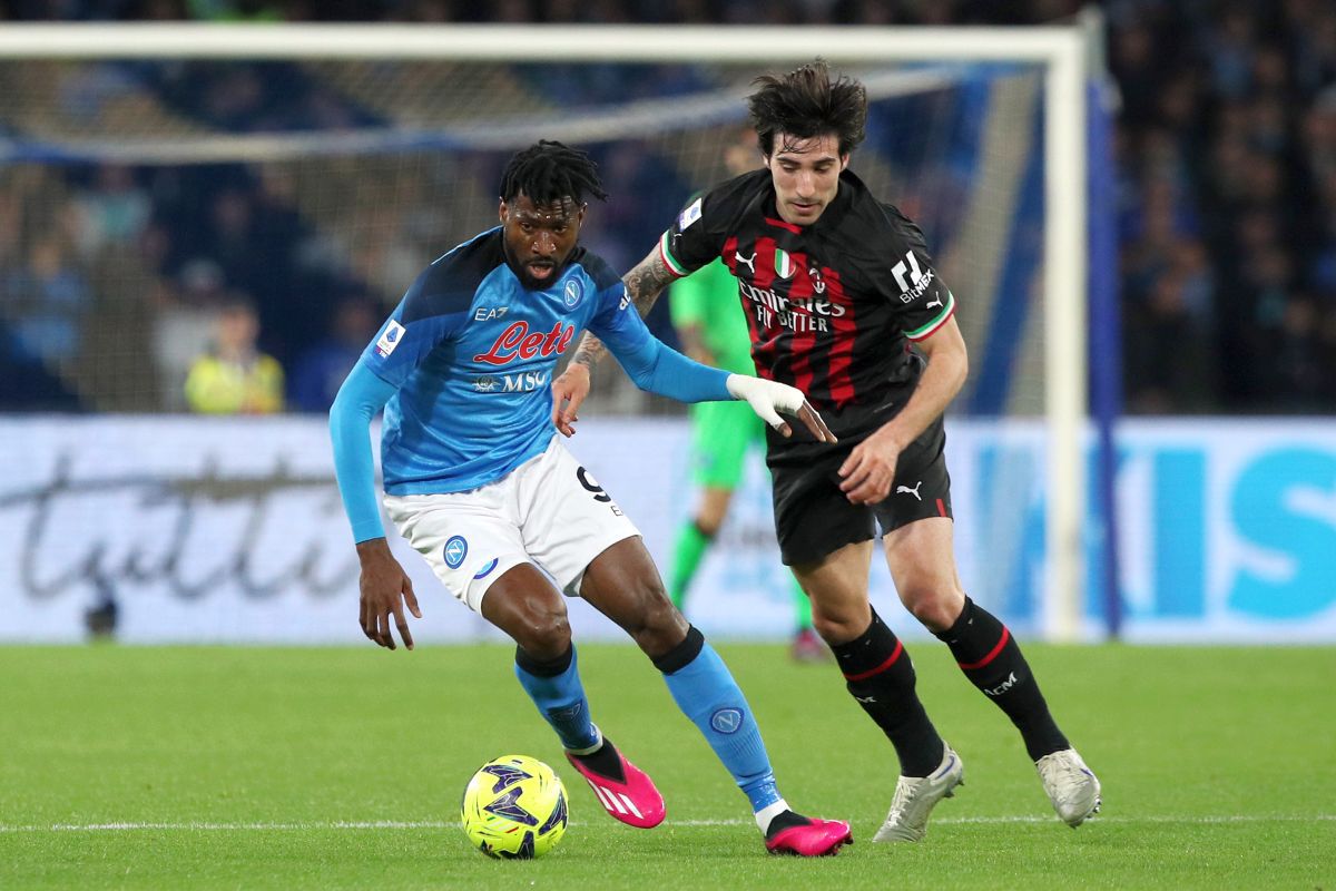 Napoli - AC Milan, derby cu parfum de Champions League în Serie A