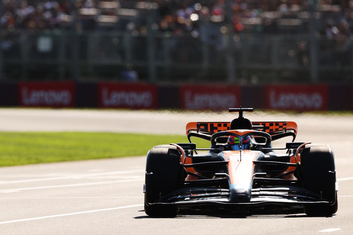 Spectacol în MP al Australiei: Max Verstappen câștigă după o cursă incredibilă, oprită de 3 ori! Coșmar pentru Ferrari