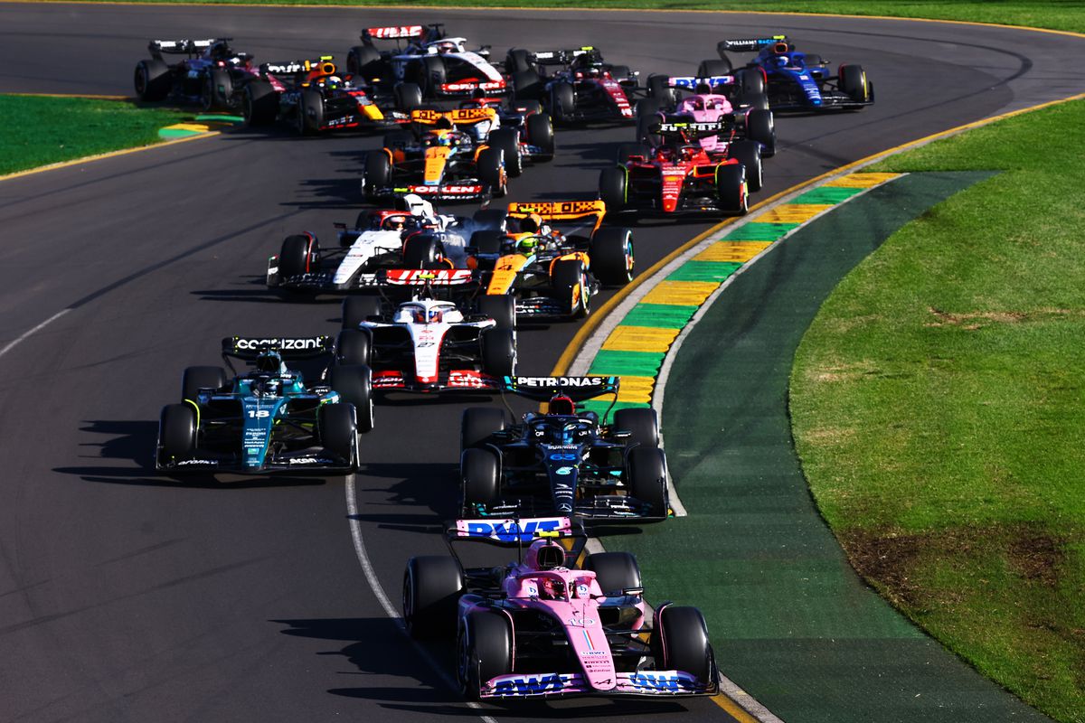 Spectacol în MP al Australiei: Max Verstappen câștigă după o cursă incredibilă, oprită de 3 ori! Coșmar pentru Ferrari