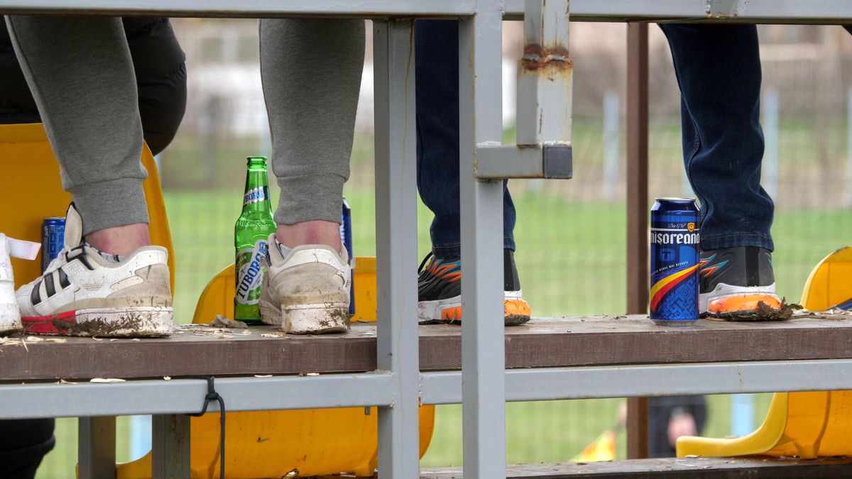 Aurică a lu' Purcaru din Adânca a jucat contra lui Dobrin! » Vedeta „Raj Kapur” a explicat cum se „antrenează”: „La cât am băut aseară, mă mir că mai sunt viu”