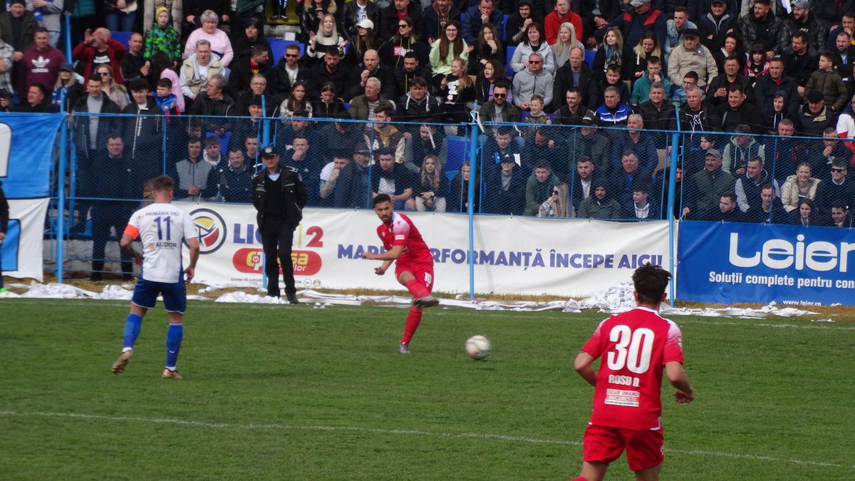 Unirea Dej - Dinamo 0-3 » „Câinii” câștigă la scor de neprezentare și fac un pas uriaș spre „baraj!” Miza următorului meci e IMENSĂ!