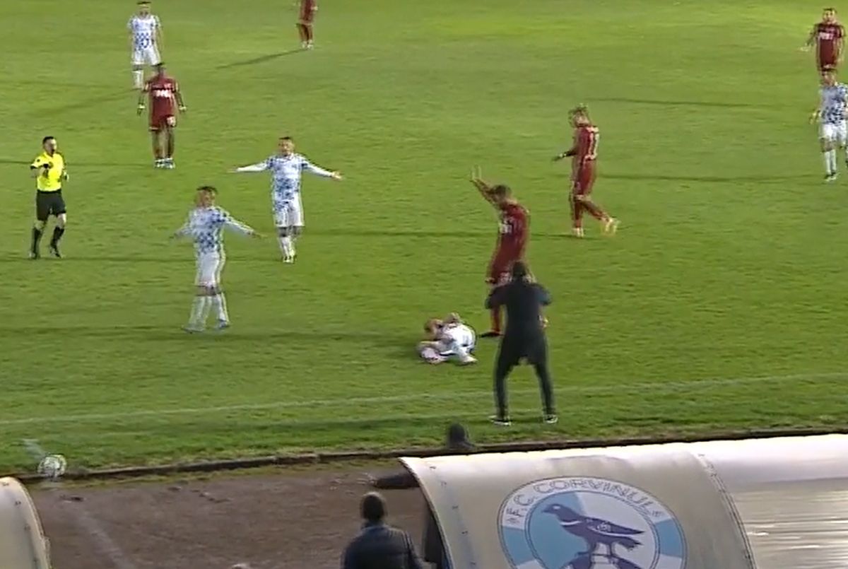 Tachtsidis l-a exasperat pe Mutu la Corvinul - CFR