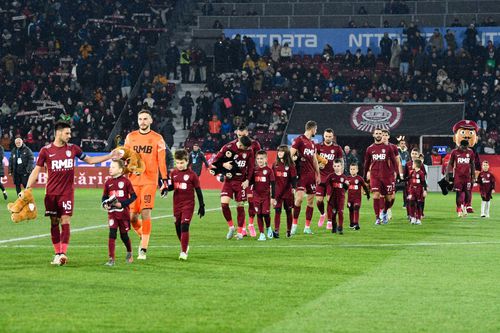 După umilința suferită cu Corvinul în sferturile Cupei României Betano, scor 0-4, jucătorii de la CFR Cluj s-au dus în fața galeriei/ foto Imago Images