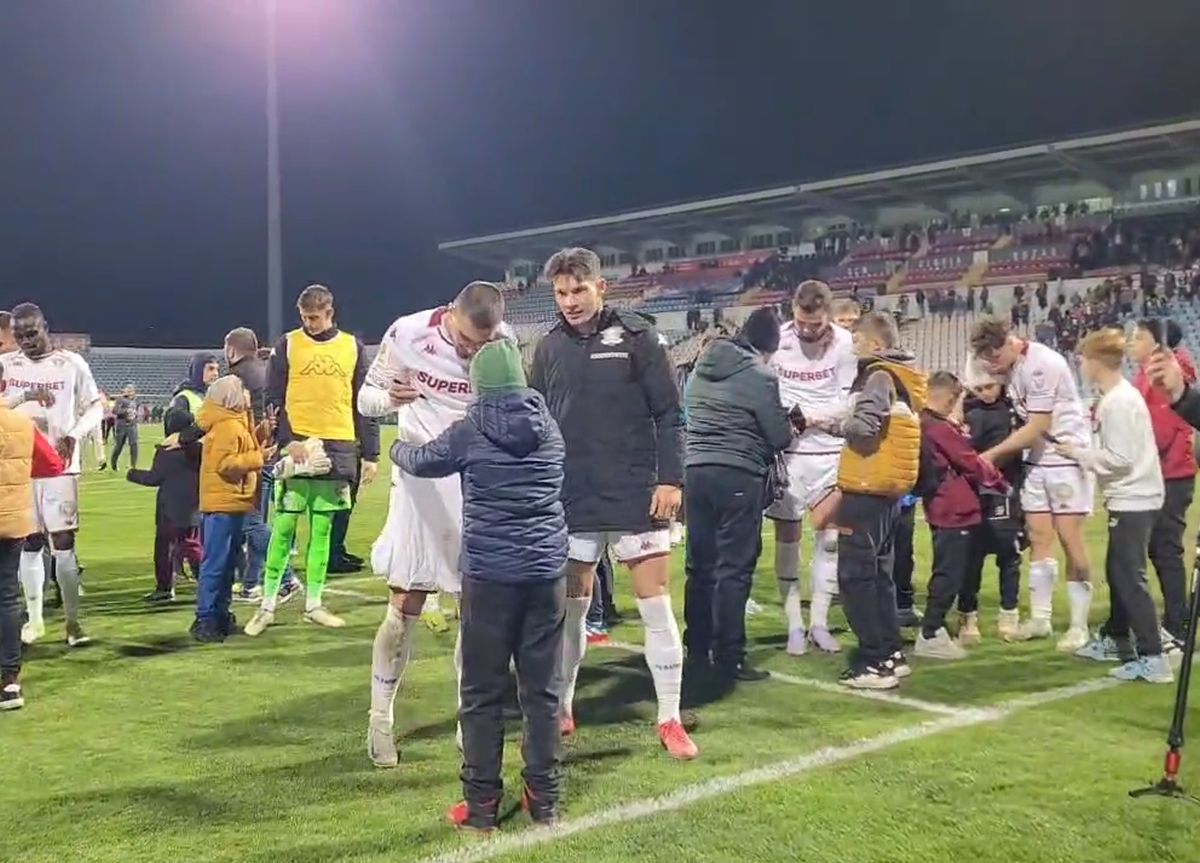 Marius Șumudică s-a enervat la flash-interviu: „E o rușine! Ce se întâmplă în fotbalul românesc e inacceptabil!”