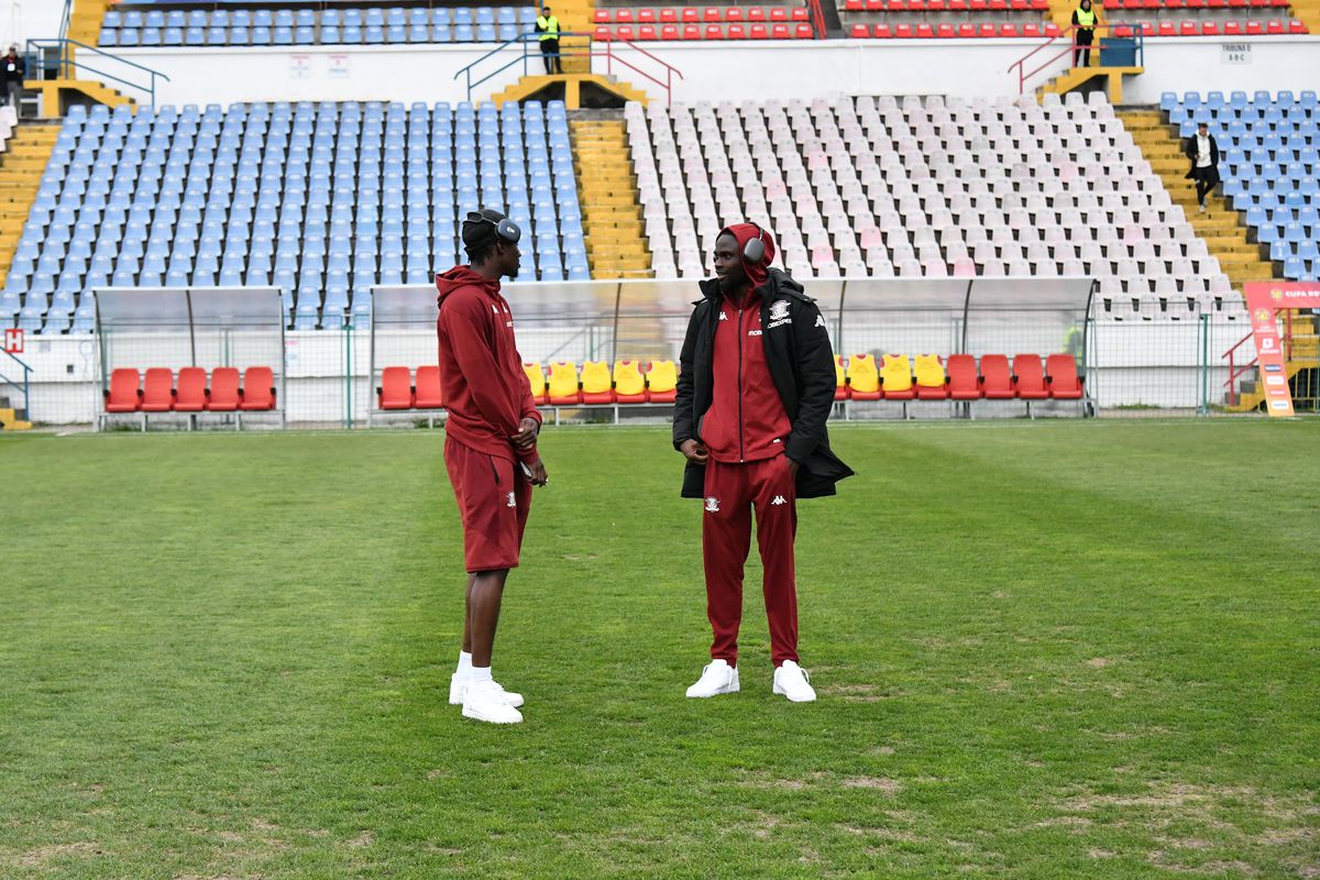 „E mai bine așa?” » Ruptură totală la Rapid! Conducerea e divizată în tribune, suporterii protestează » Ce s-a întâmplat la meciul cu Metalul Buzău