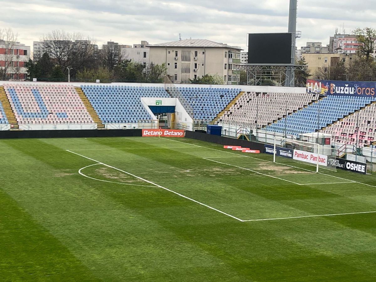 Cum arată gazonul de la Buzău, înainte de Metalul - Rapid