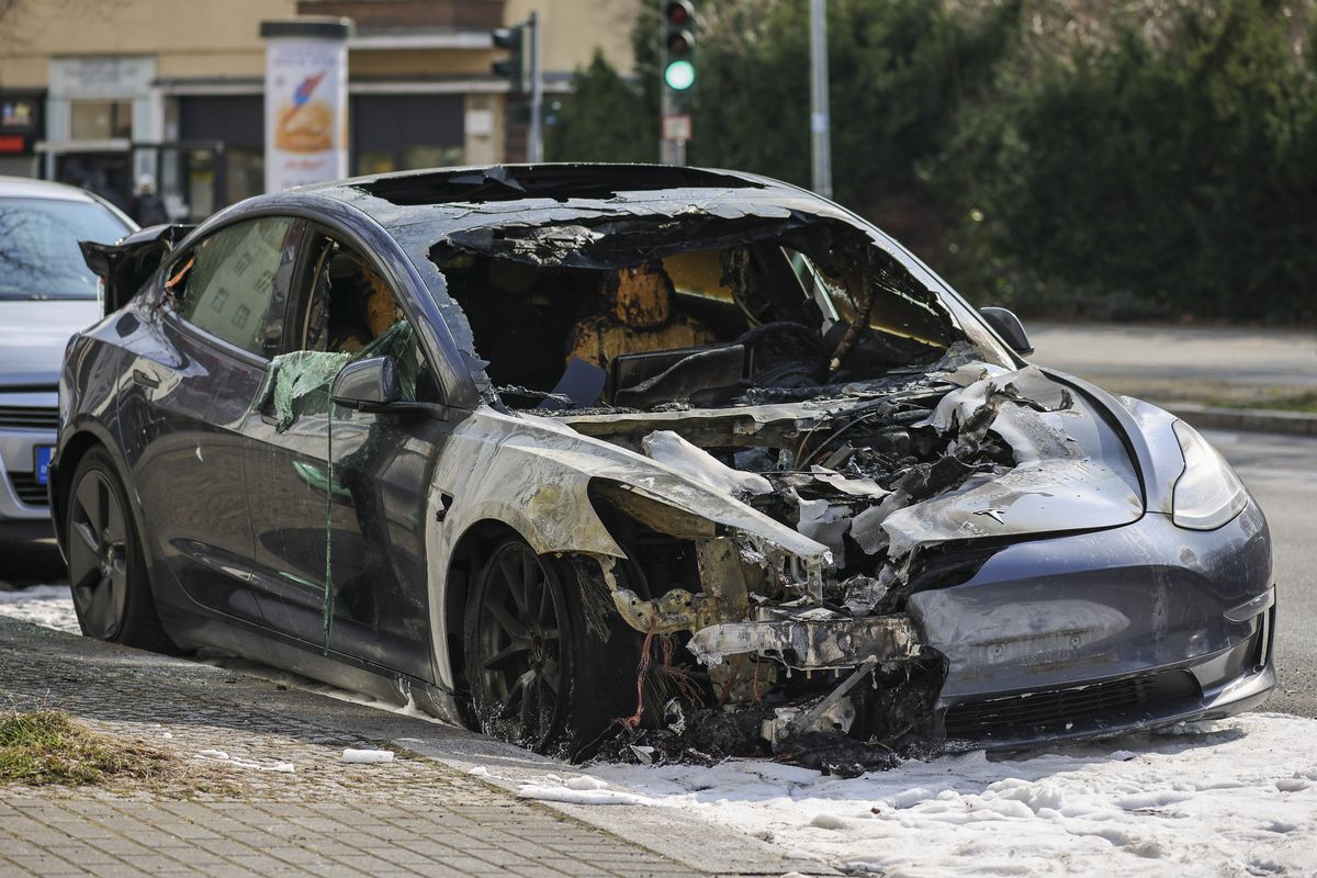 Tesla incendiate în Berlin / foto: Guliver/gettyimages