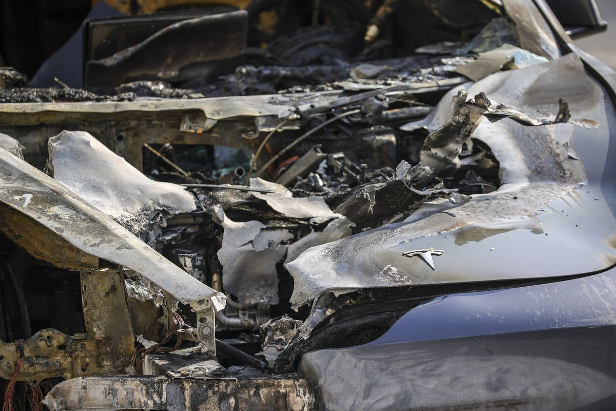 Tesla incendiate în Berlin / foto: Guliver/gettyimages