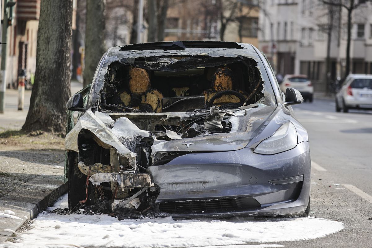 Tesla incendiate în Berlin / foto: Guliver/gettyimages