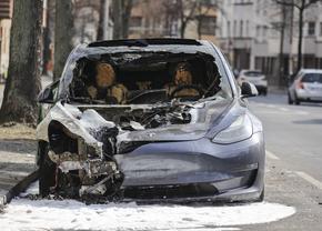 Tesla, cădere liberă! Cea mai mare scădere a vânzărilor din istoria companiei auto