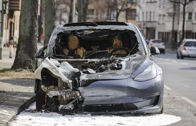 Tesla, cădere liberă! Cea mai mare scădere a vânzărilor din istoria companiei auto
