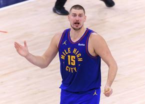Seară istorică în NBA! Steph Curry și Nikola Jokic au făcut niște meciuri senzaționale: 113 puncte marcate de cei doi