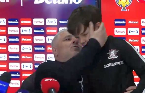 „Te iubesc, vino să te pup!” » Viral! Conferința lui Șumudică, întreruptă: „Ca și cum vine Moș Crăciun”