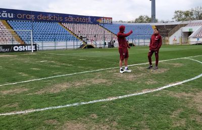 Șumudică n-a scăpat de marea temere! Cum arată gazonul de la Buzău, cu o oră înainte de Metalul - Rapid