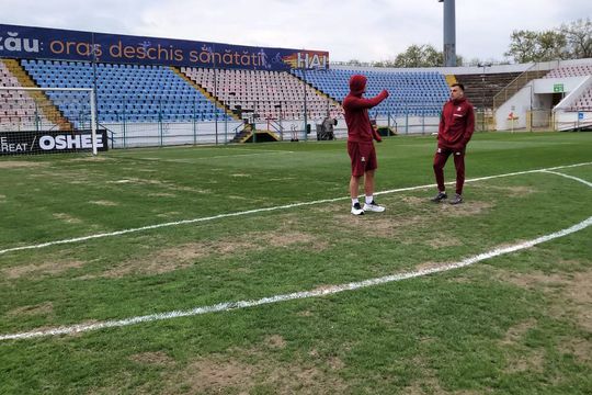 Gazonul de la Buzău se află într-o stare deplorabilă, cu o oră înainte de Metalul - Rapid