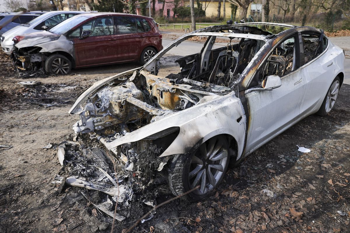 Tesla incendiate în Berlin / foto: Guliver/gettyimages