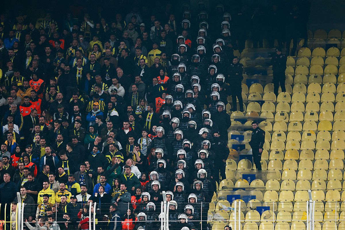 Fenerbache - Galatasaray, derby cu scandal în Turcia