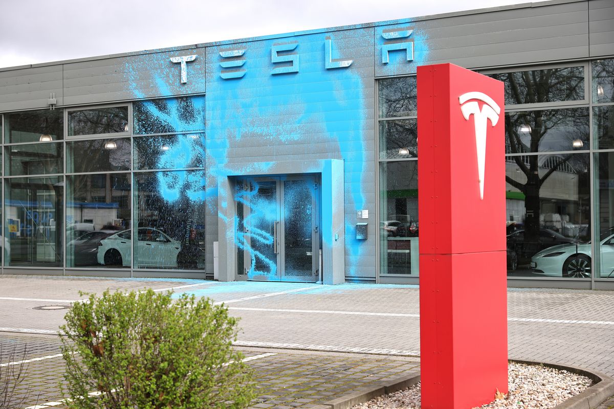 Tesla incendiate în Berlin / foto: Guliver/gettyimages