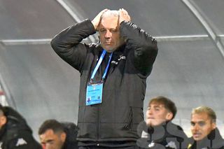 Marius Șumudică s-a enervat la flash-interviu: „E o rușine! Ce se întâmplă în fotbalul românesc e inacceptabil!”