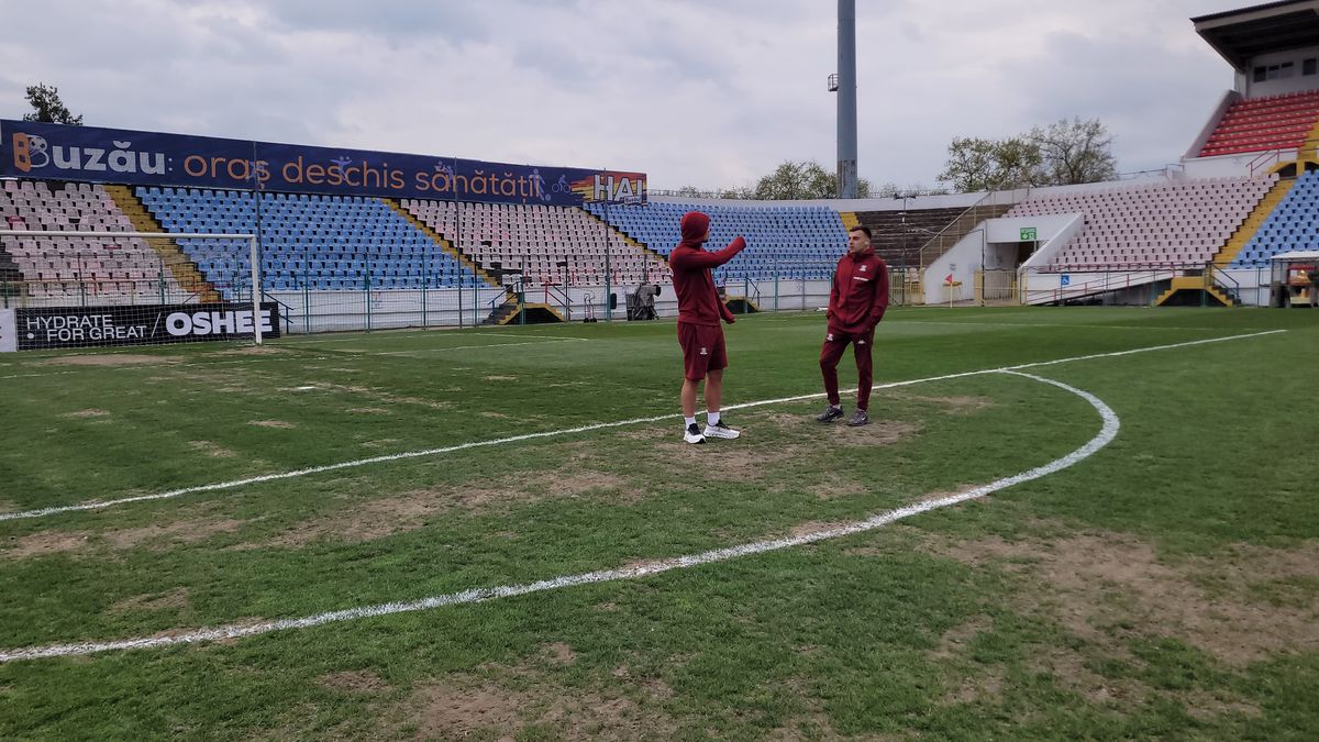 Imagini înainte de Metalul Buzău - Rapid