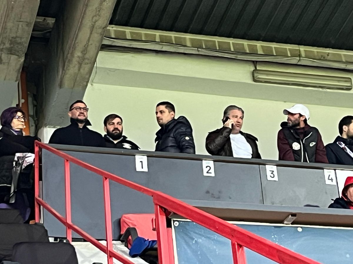 „E mai bine așa?” » Ruptură totală la Rapid! Conducerea e divizată în tribune, suporterii protestează » Ce s-a întâmplat la meciul cu Metalul Buzău