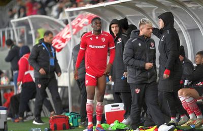 Cum a devenit Homawoo supectul numărul 1 la Dinamo, înaintea duelului cu Rapid » Detalii din vestiar