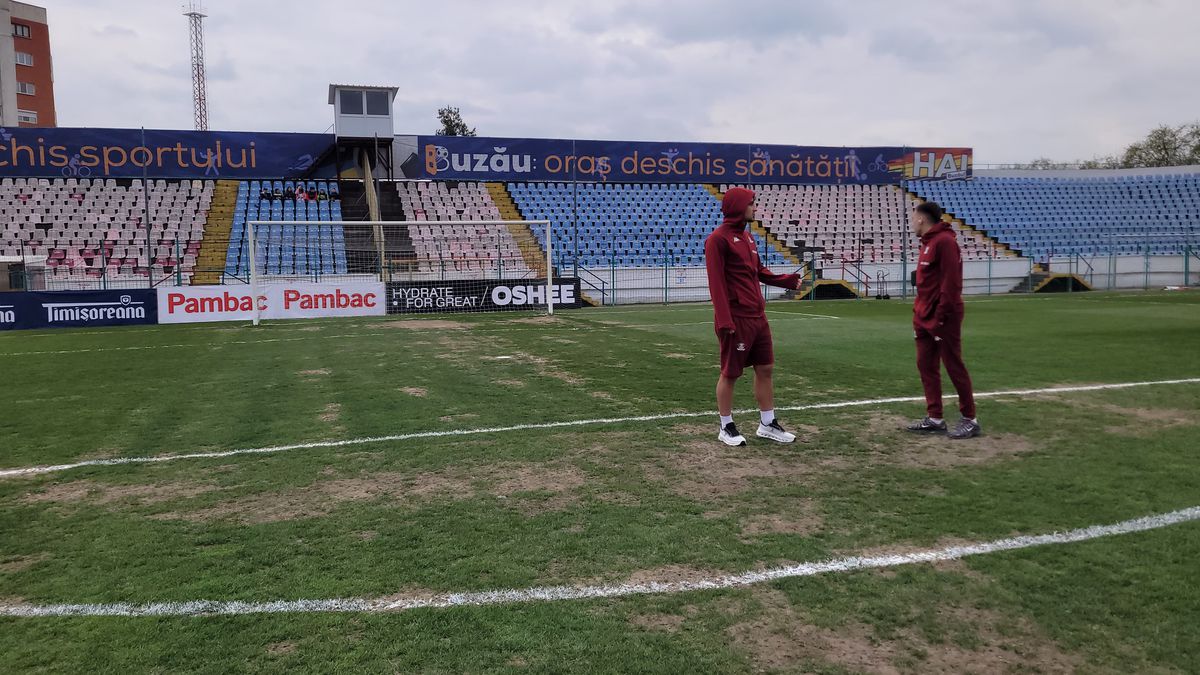 Imagini înainte de Metalul Buzău - Rapid