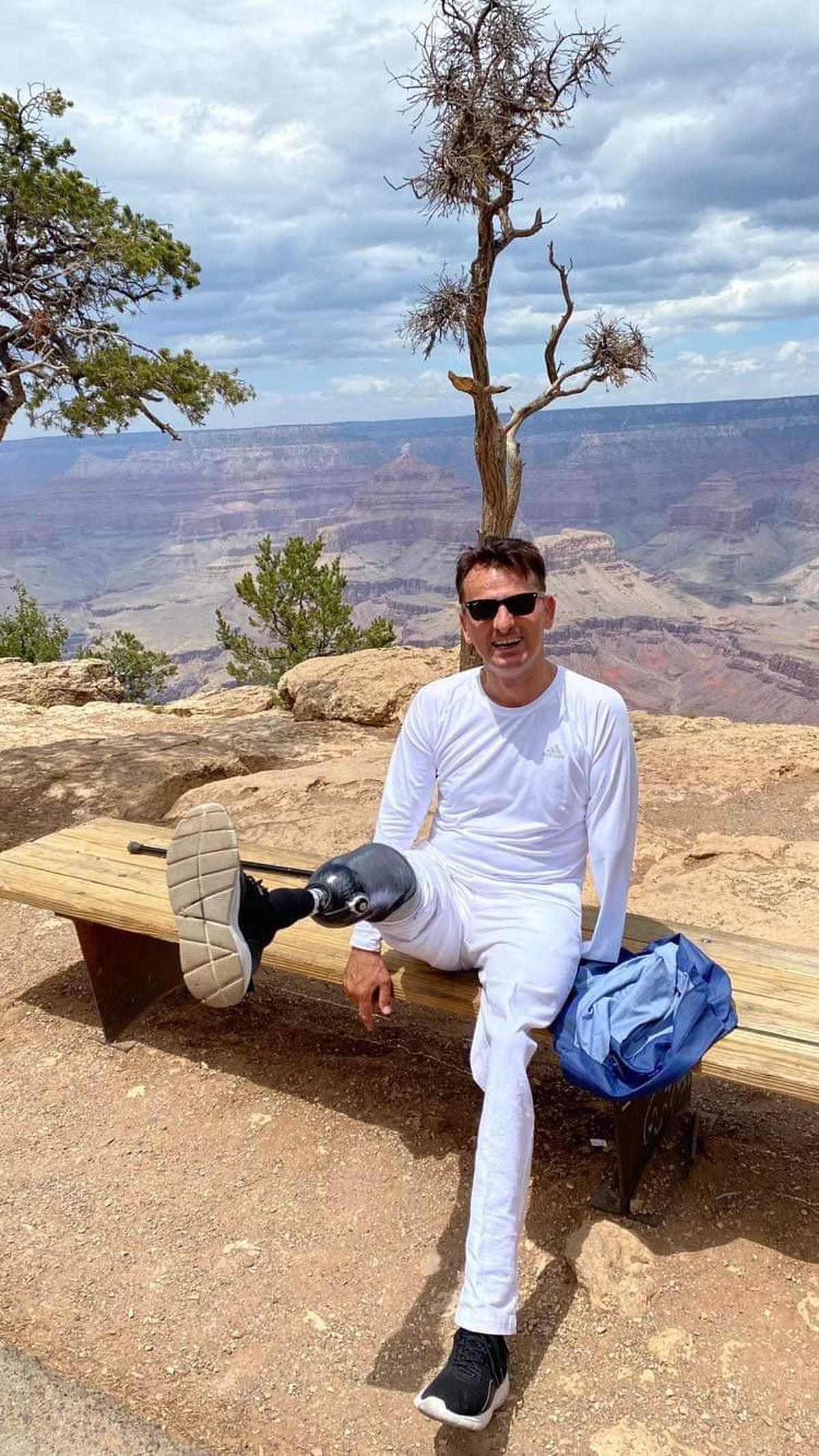 Costel Pîrnău, omul care a escaladat templul Machu Picchu, deși îi lipsesc picioarele și un braț