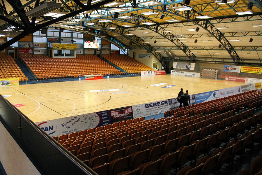 Anhalt-Arena din Dessau, locul unde se va juca Magdeburg - Dinamo. Foto: drhv06.de Dinamo, eliminată din Liga Campionilor la handbal masculin! „Dulăii” au făcut o ultimă repriză excelentă