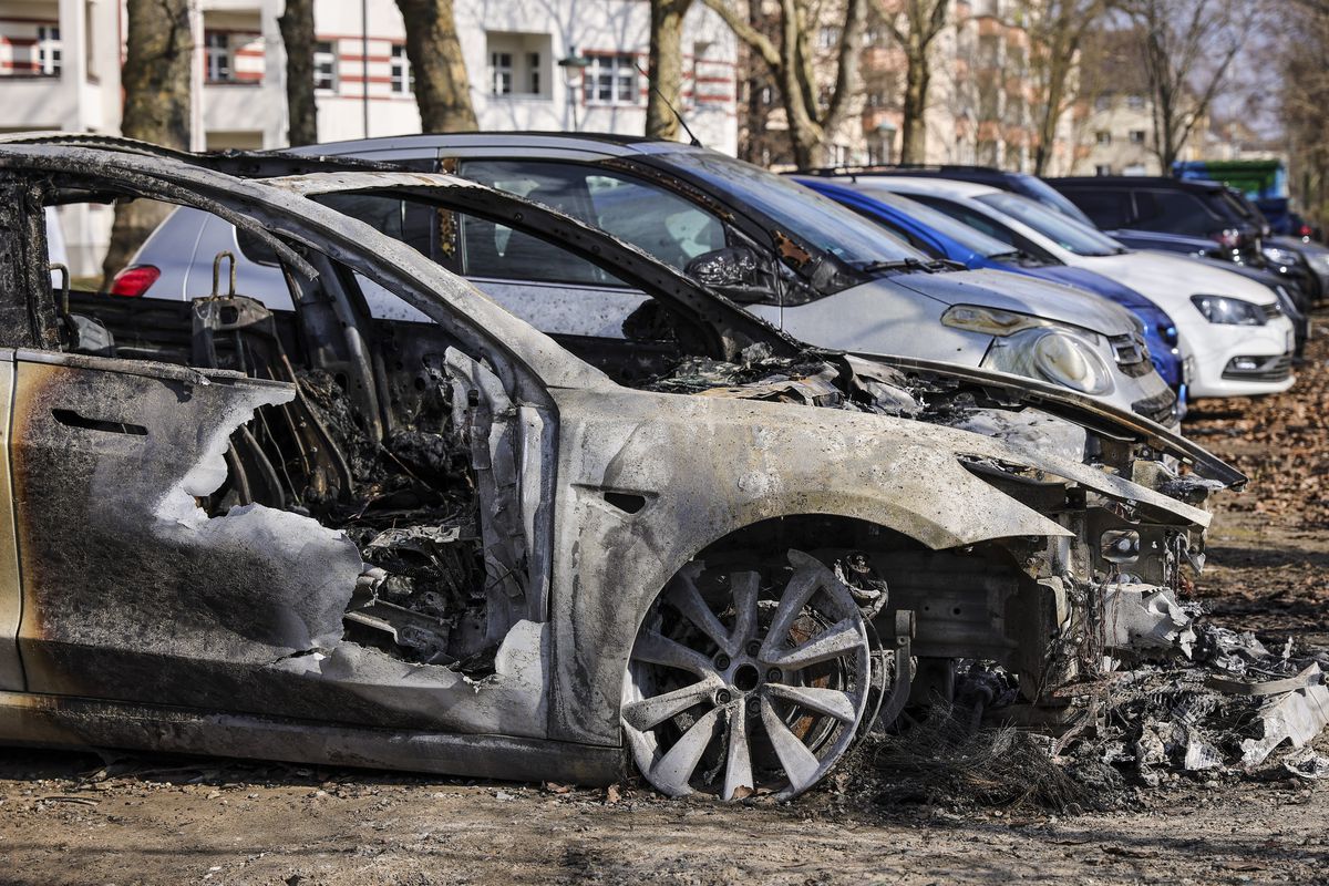 Tesla incendiate în Berlin / foto: Guliver/gettyimages