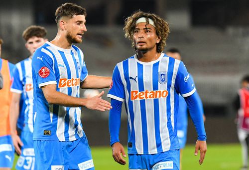 Mihai Căpățînă și Takuto Oshima, jucătorii celor de la Universitatea Craiova, foto: Imago