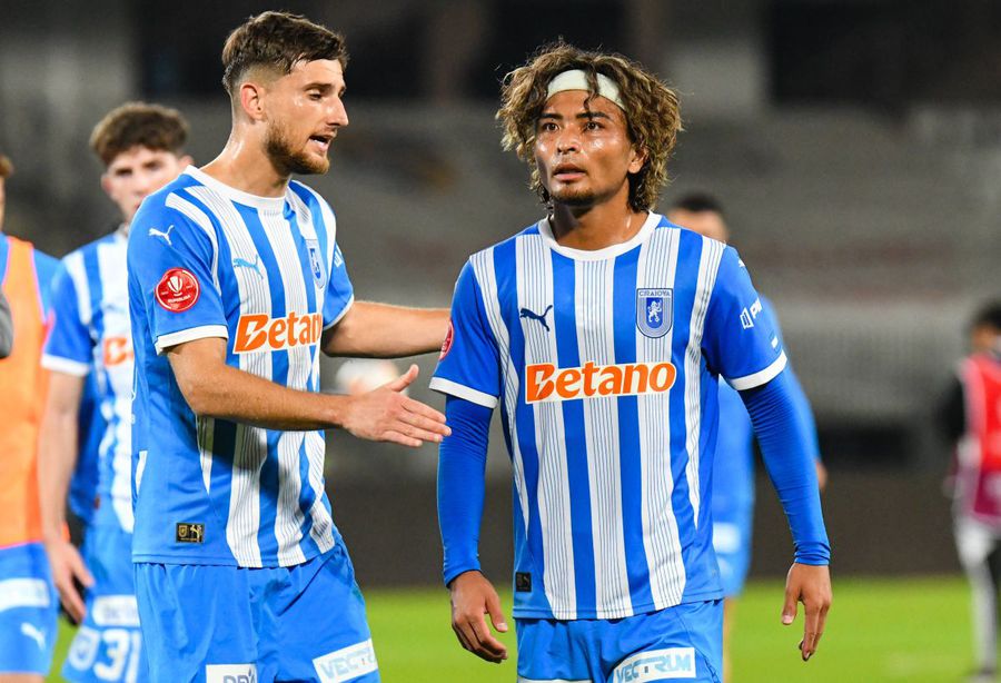 Mihai Căpățînă și Takuto Oshima, jucătorii celor de la Universitatea Craiova, foto: Imago Mirel Rădoi, varianta relaxată » Glume cu următorul adversar: „I-am spus să fie băiat cuminte”