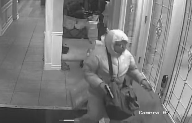 Casa campionului a fost jefuită: „O situație înfricoșătoare, soția mea s-a descurcat impecabil” » Fostul jucător a postat imaginile