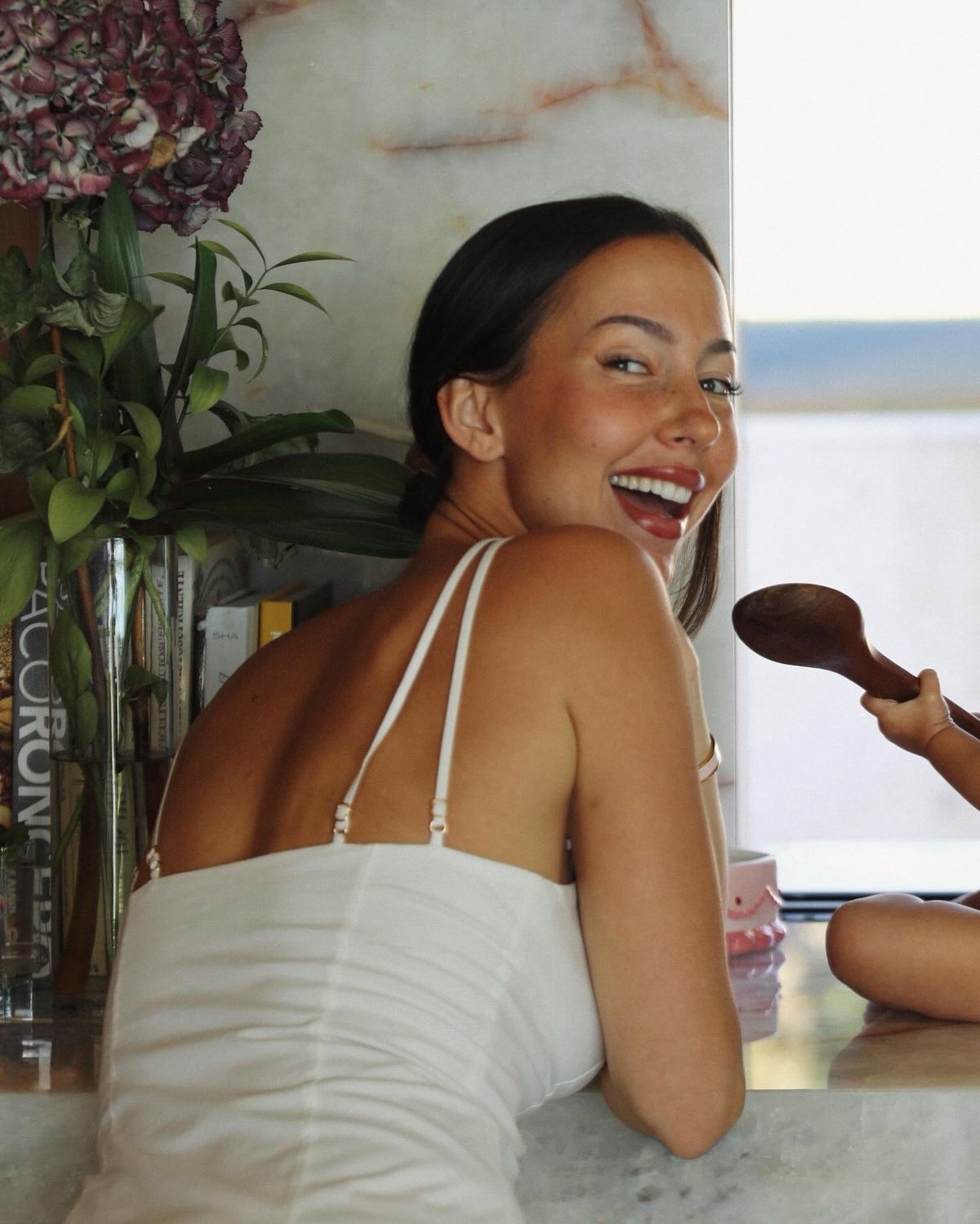 Soția internaționalului Spaniei a spus ce o ține în formă maximă: „Fetelor, 3 ore pe săptămână!”